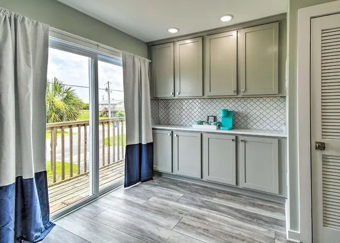 Holiday home - Walk To & Restaurants!