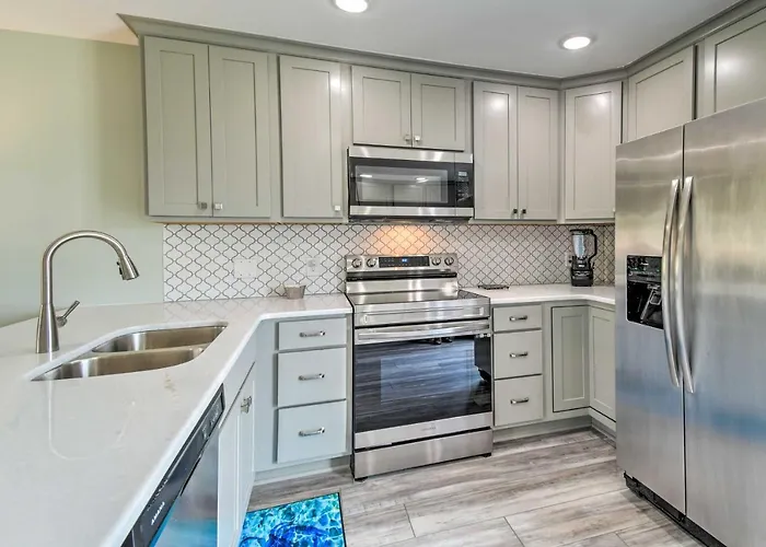 Holiday home - Walk To & Restaurants!